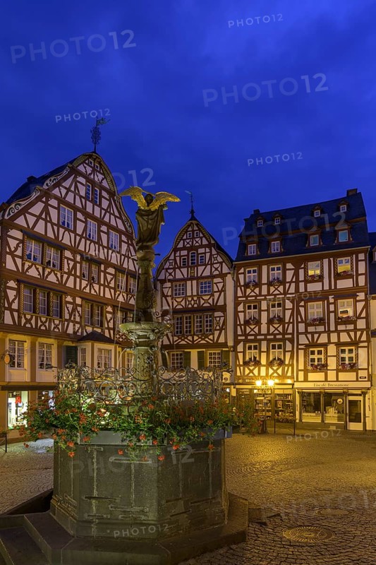 Half-timbered houses at the market place with Michaelsbrunnen