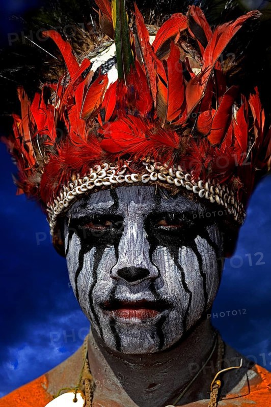 Dancers of the Kereculture Group Simbu Pro on the great Sing Sing of Goroka