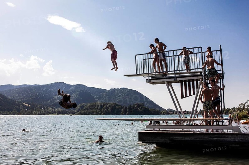 Diving tower