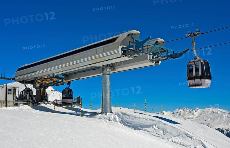 Upper station