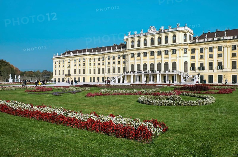 Schonbrunn Palace with flower bed