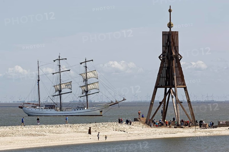 Sailing boat in front of Kugelbake