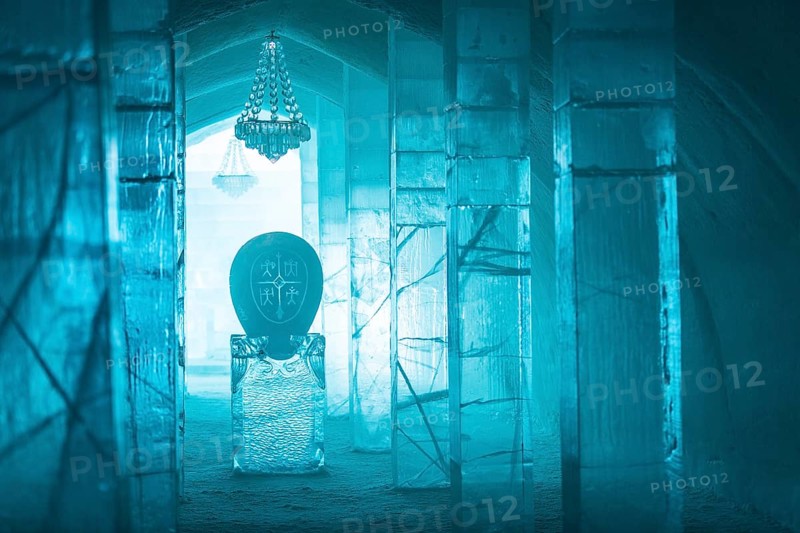 Entrance hall with sculpture and chandelier made of ice