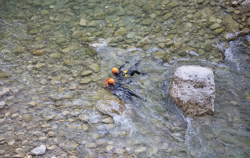 People canyoning in the Gorges du Verdon