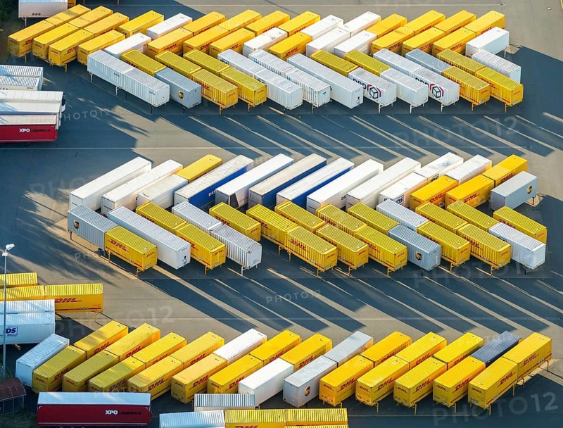 DHL trailer