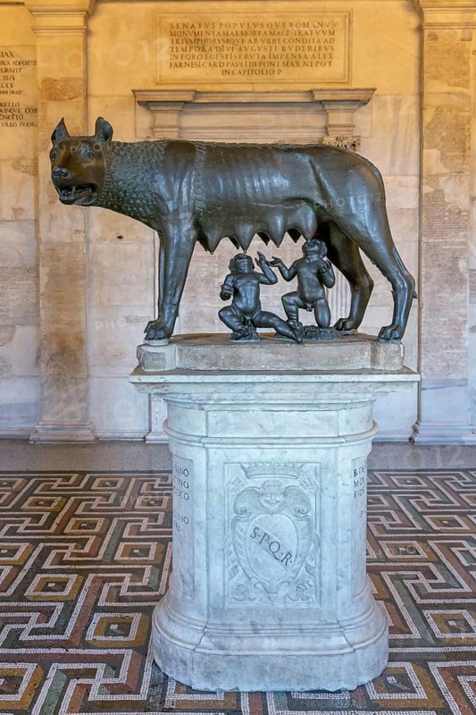 Bronze statue of the Capitoline Wolf