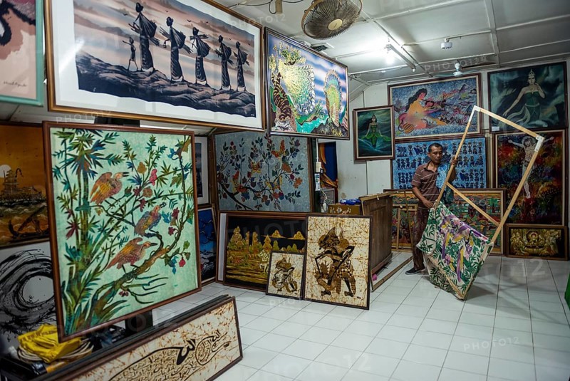 Shop with batik paintings