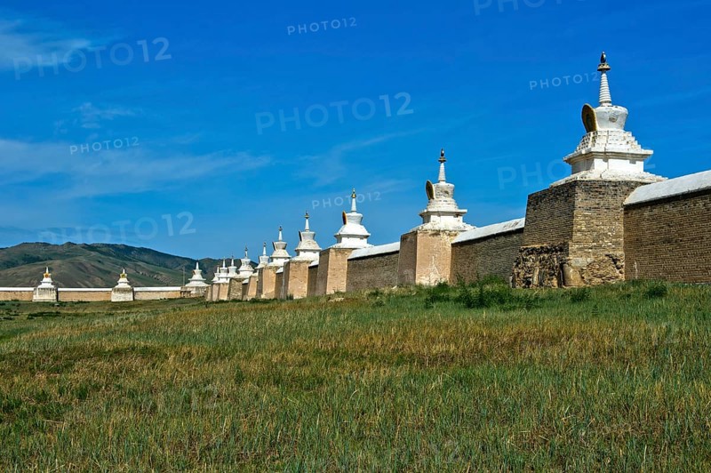 Wall with Soyombo stupas