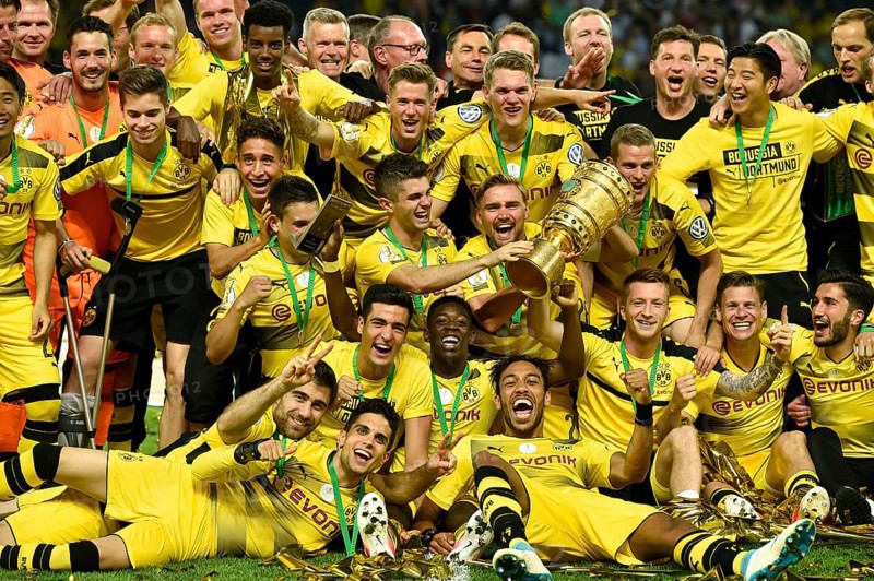 BVB Borussia Dortmund 09 celebrating title 2017