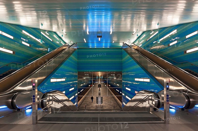 Metro station Uberseequartier