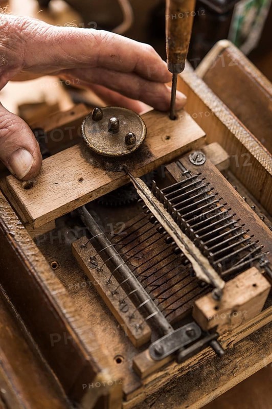 Barrel organ manufacture