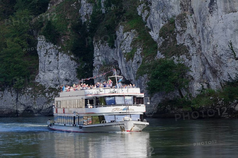 Pleasure boat on the Danube breakthrough