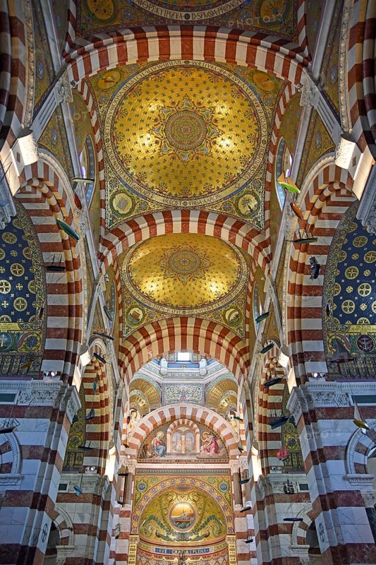 Artistic vaulted ceiling, Marseille