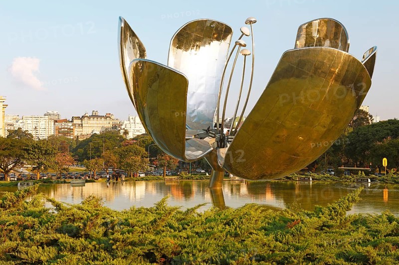 Monument Floralis Generica