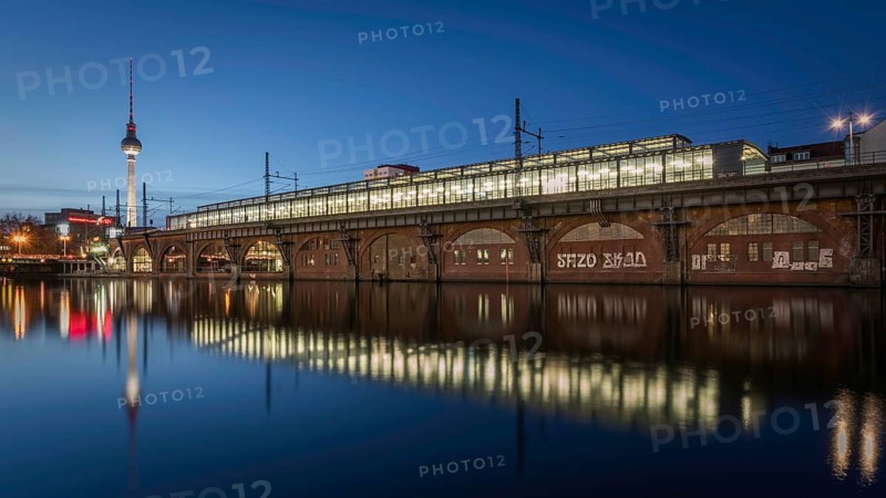 S-Bahn station Jannowitzbrucke on the Spree
