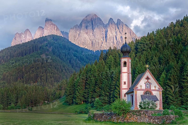 Church St. Johann in Ranui with Odle Group mountain range