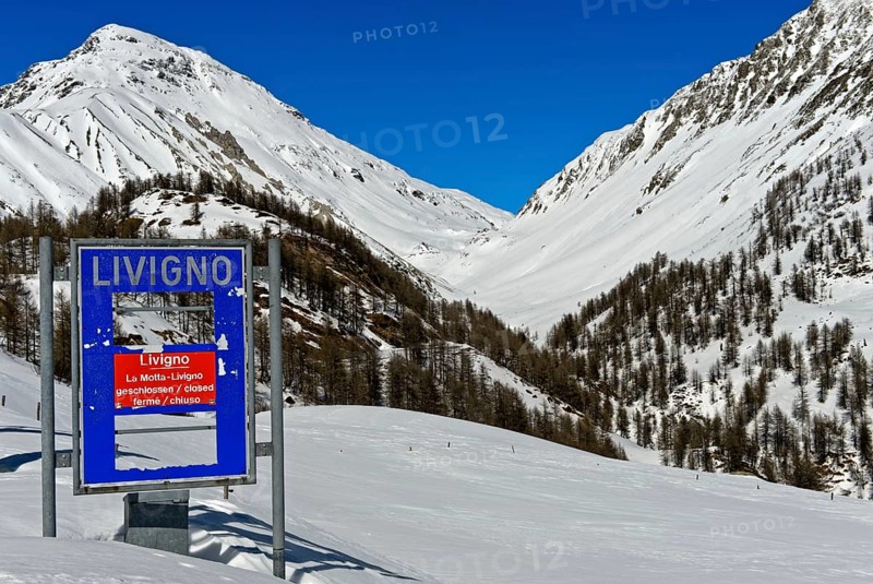 Winter closure of the roads between La Motta and Livigno over the Pass Forcola di Livigno due to avalanche danger