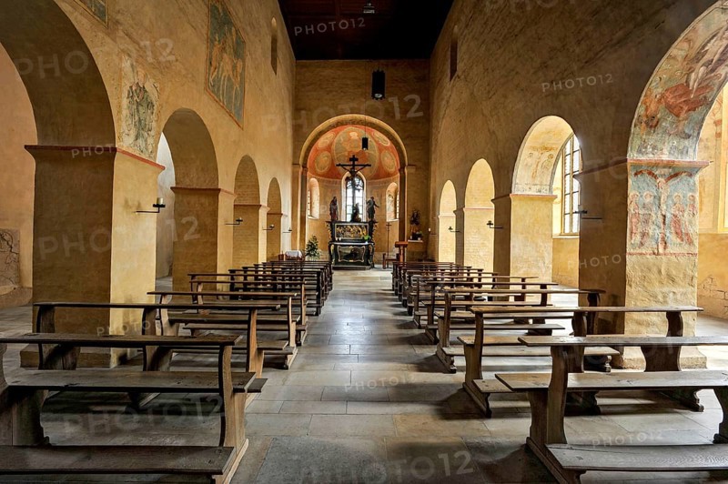Middle nave with medieval frescos