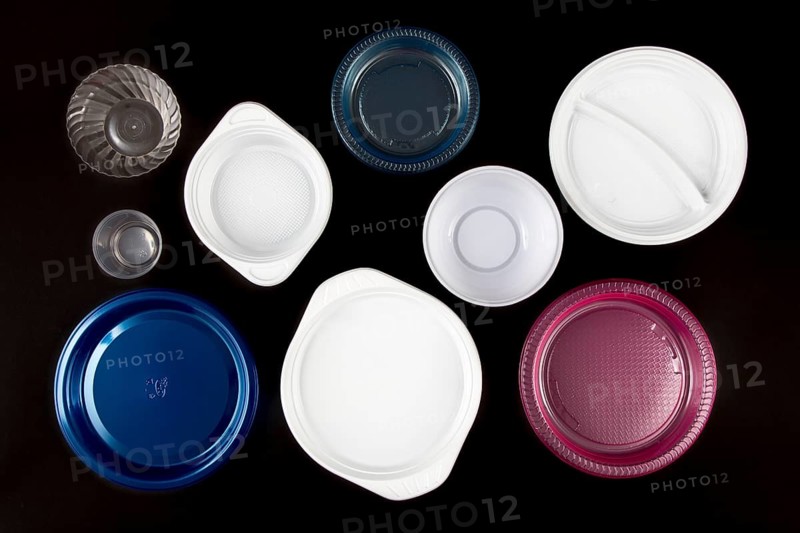 Plastic plates