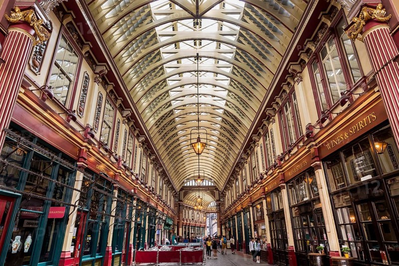 Shopping arcade Leadenhall Market in the financial district