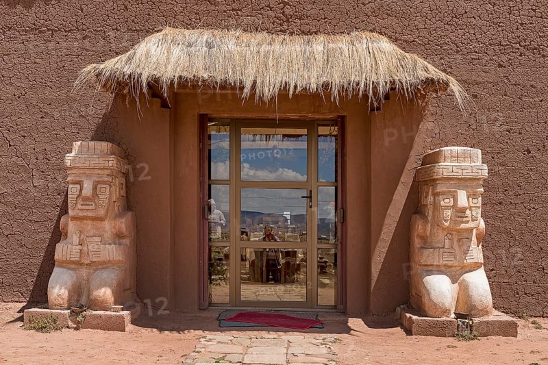 Entrance with stone figures