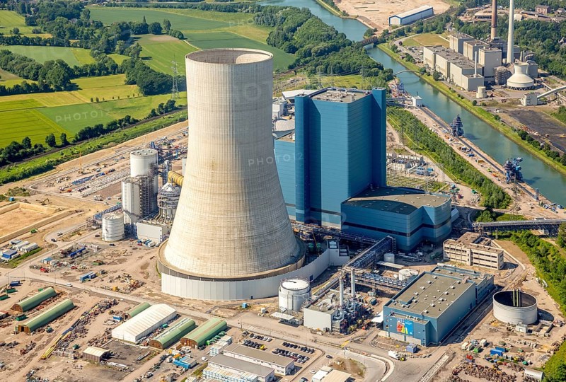 Power plant Datteln 4 under construction