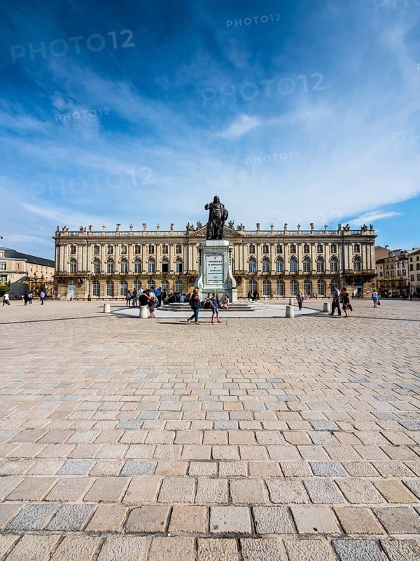 Monument Stanislas with City Hall