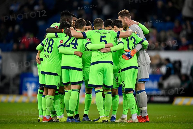 Teambuilding FC Schalke 04 in front of the match