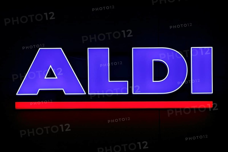 Illuminated sign of the food discounter ALDI Nord