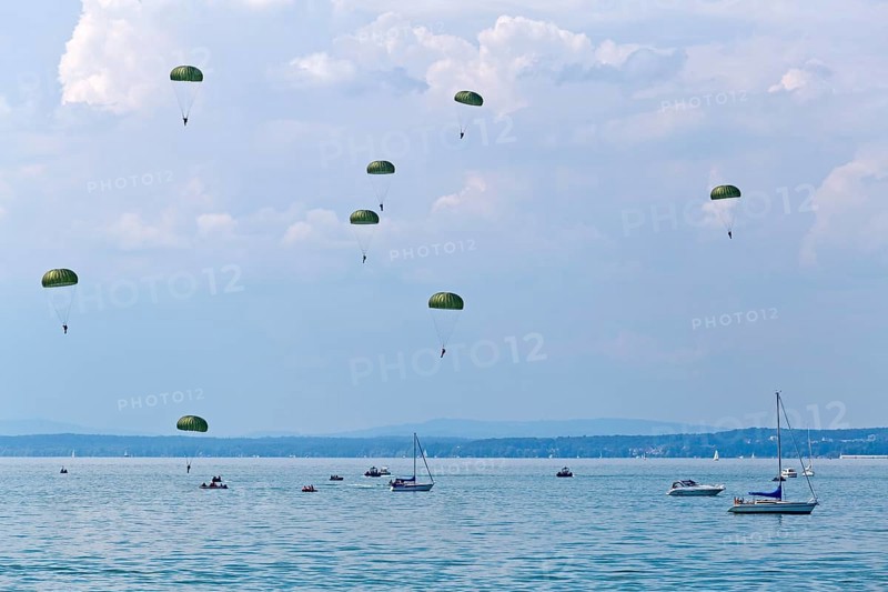 Skydivers near Langenargen