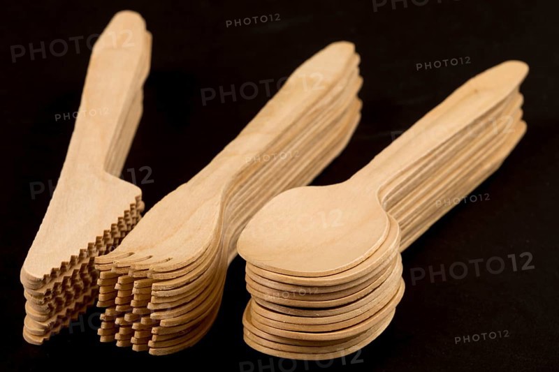 Disposable wooden cutlery