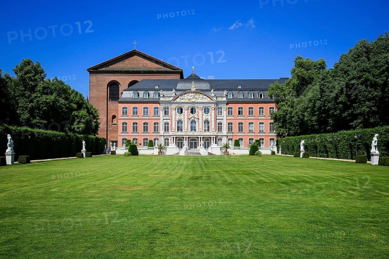 Kurfurstliches Palais palace