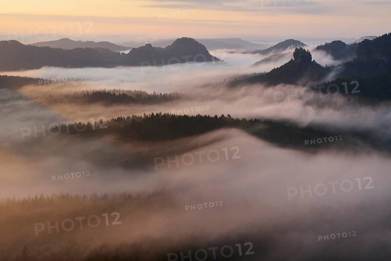 View from Kleiner Winterberg to Hinteres Raubschloss or Winterstein and Lorenzsteine