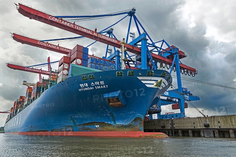 Container ship Hyundai Smart