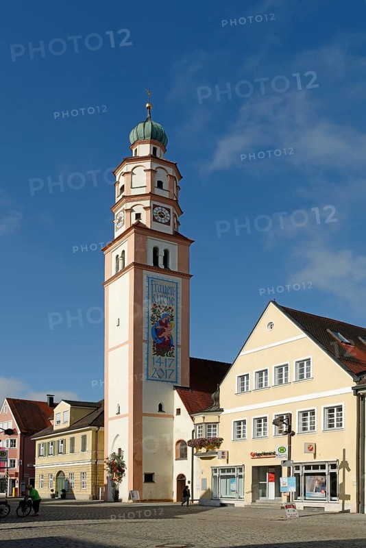 Lenbachstrasse with Church of Our Lady