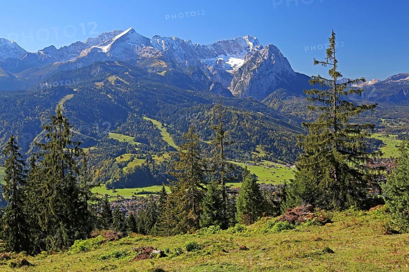 View from Wank to the Wetterstein range with Alpspitze 2628m and Zugspitze 2962m