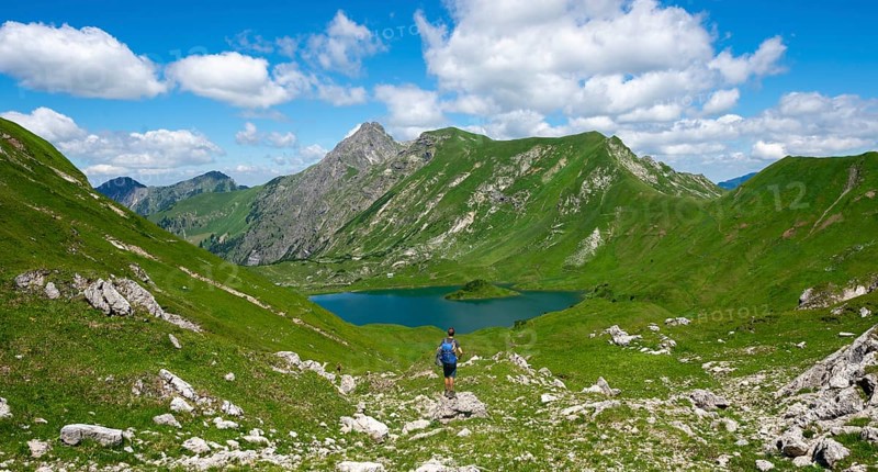 Hiker on hiking trail Jubilaumsweg