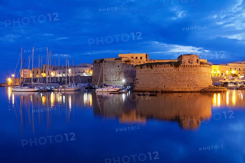 Historic centre with castle