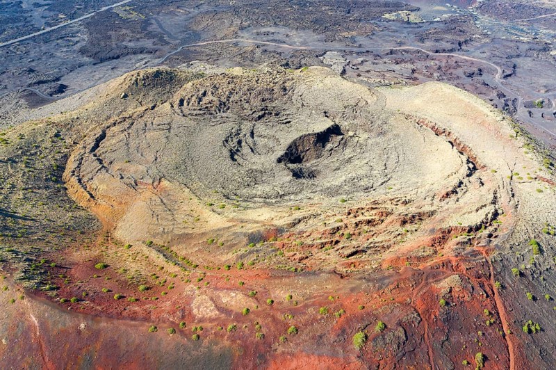 Volcanic crater of Montana Colorada