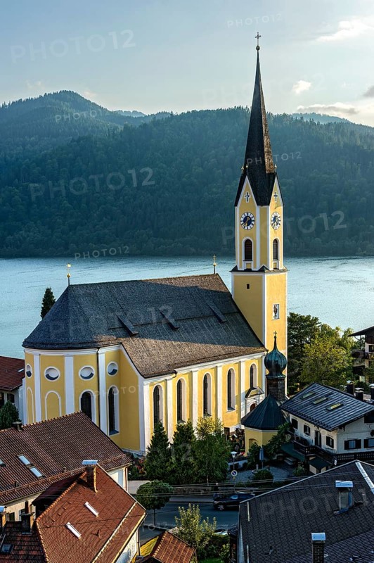 Church of St. Sixtus with view of the lake