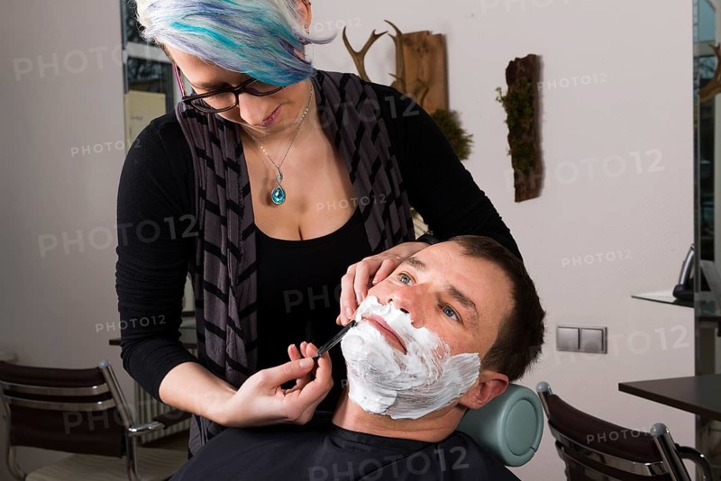 Man having wet shave