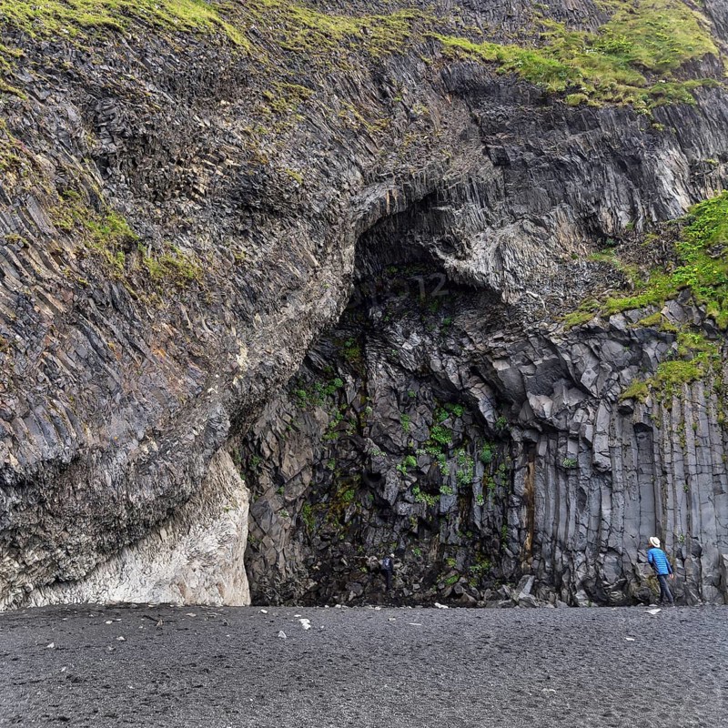 Halsanefshellir cave