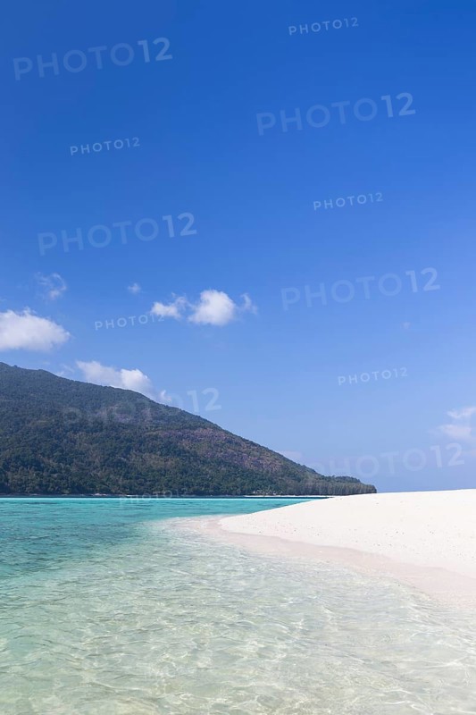 Turquoise water and white beach at Ko Lipe Island