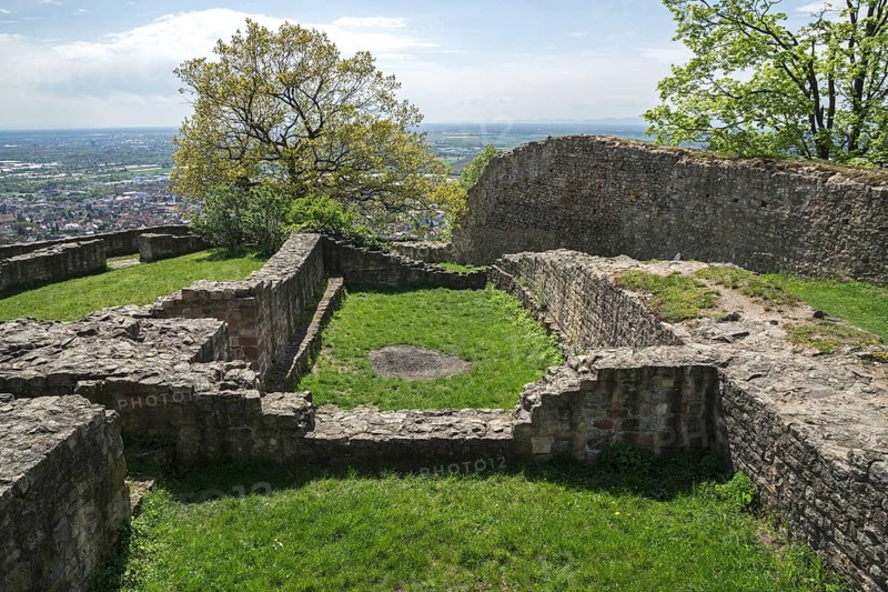 Foundation walls of the former castle Schauenburg