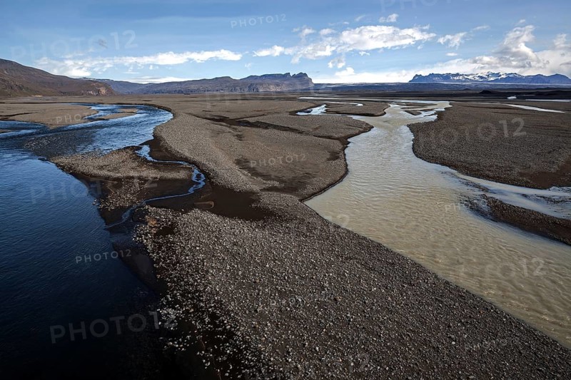 Glacial runoff permeate the volcanic sand plain Skeidararsandur