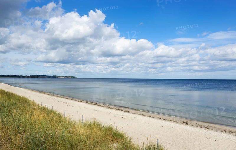 Beach and Baltic Sea near Lobbe