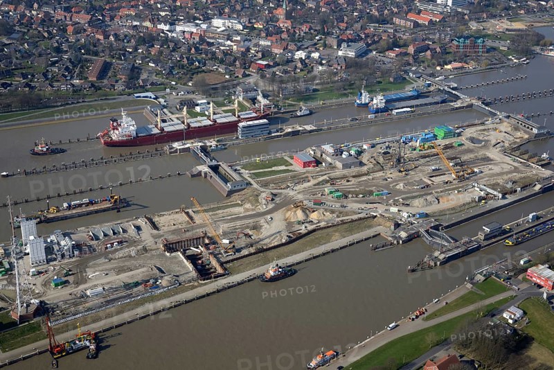 Cargo ships at Brunsbuttel Lock