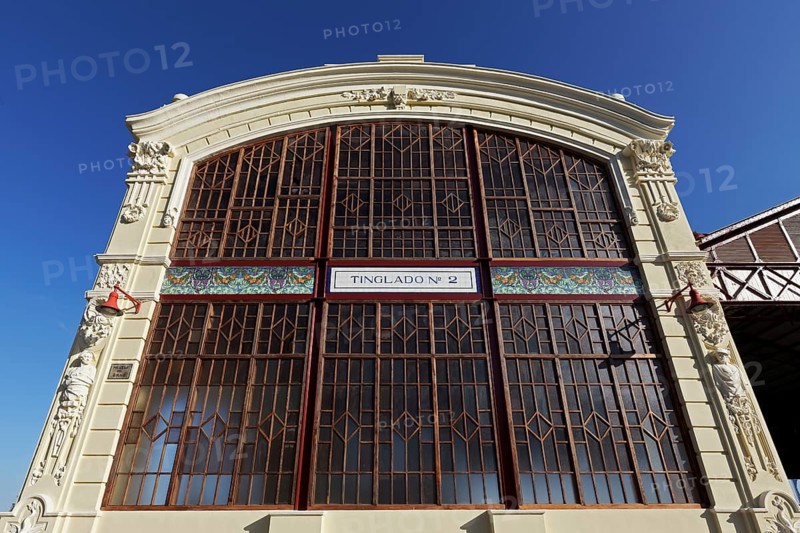 Facade of the Tinglado del Puerto