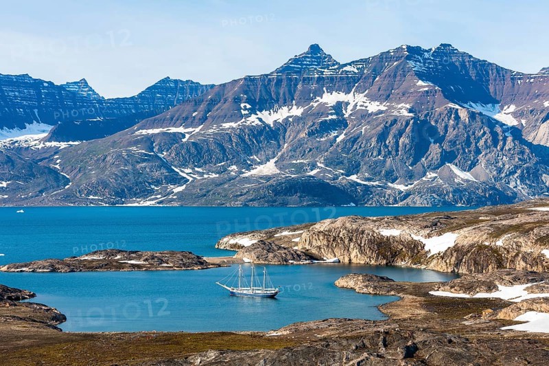 Sailing vessel in Scoresbysund
