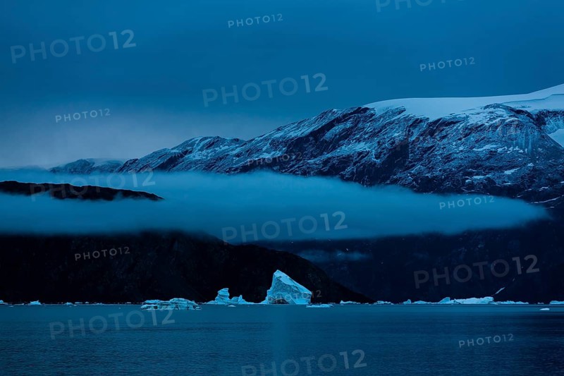 Drift ice in Scoresbysund at dawn